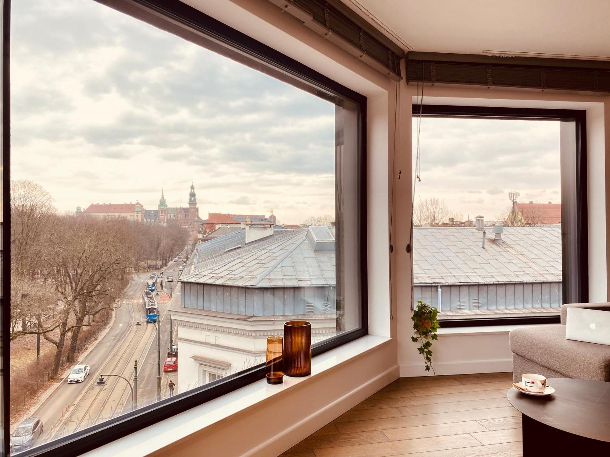 Luxury One-Bedroom Apartment Panorama View