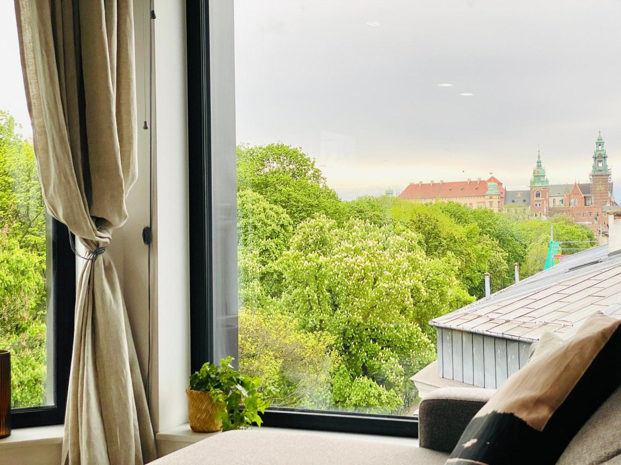 Luxury One-Bedroom Apartment Panorama View